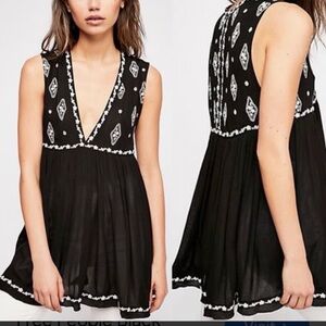 Free people black diamond embroidered sleeveless v neck Sz large